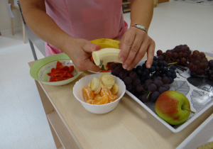 Przygotowania do degustacji owoców warzyw